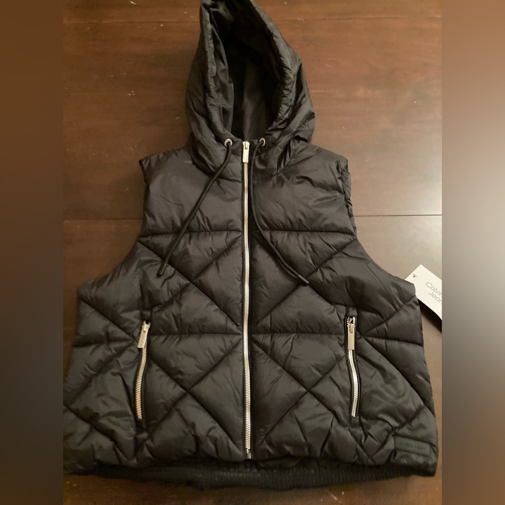 NWT Calvin Klein Jeans Sz L Black poofy vest with hood and zipper pockets
